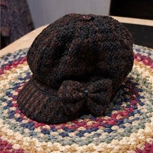 Women’s newsboy cap with side bow